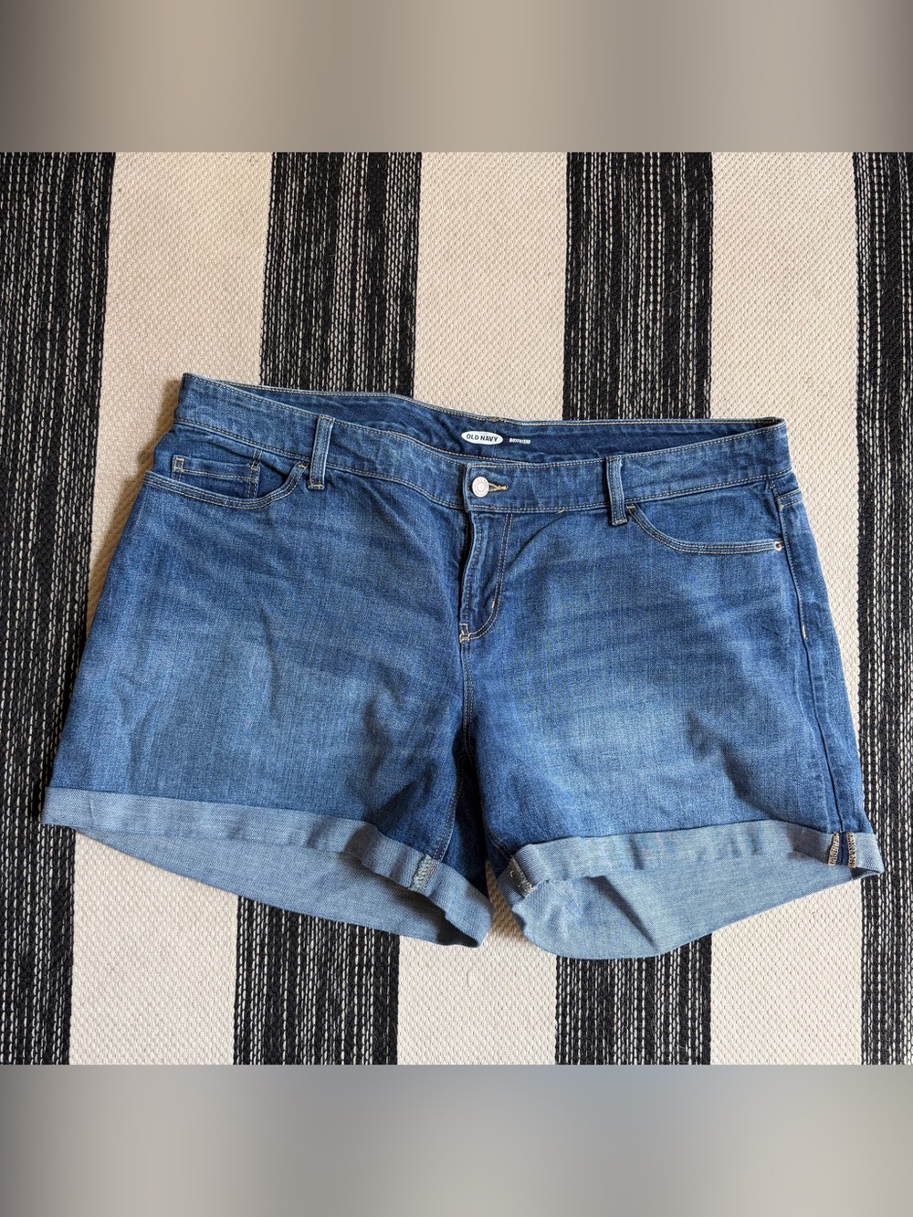 Old Navy Women's Stretchy Boyfriend Jeans Short in Dark Blue Wash Size 16